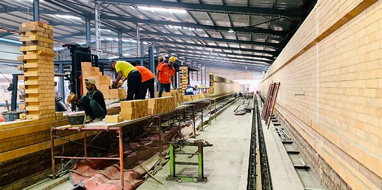 Tunnelöfen für das Brennen von Ziegeln, Keramik und Fliesen mit automatischer Temperaturregelung und hoher thermischer Effizienz 2